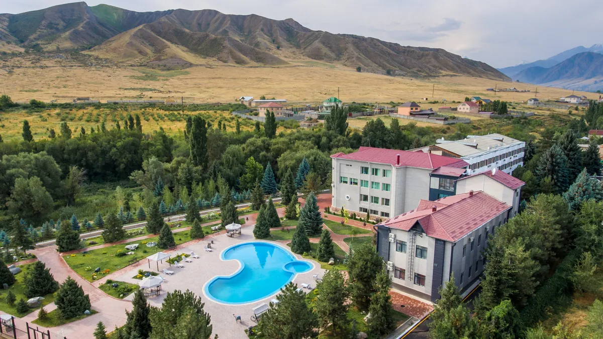 Территория клиники 2